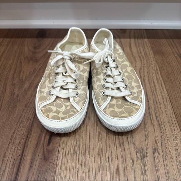 COACH  ETTA Casual BEIGE Logo lace Up Sneakers Size  5 M - Picture 2 of 6